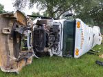Autobus vezúci farmárov sa zrazil s osobným autom, zomrelo osem ľudí