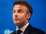 Streľbu na Roberta Fica odsúdil aj francúzsky prezident Emmanuel Macron