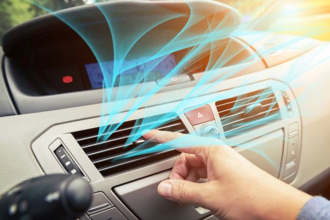 5 spôsobov, ako zefektívniť klimatizáciu v aute. Záleží aj na parkovaní