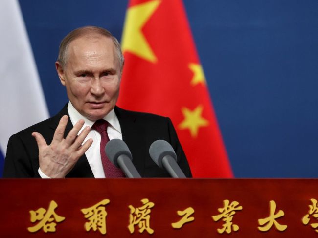 Putin: Po trase plynovodu Sila Sibíri 2 môže do Číny prichádzať aj ruská ropa