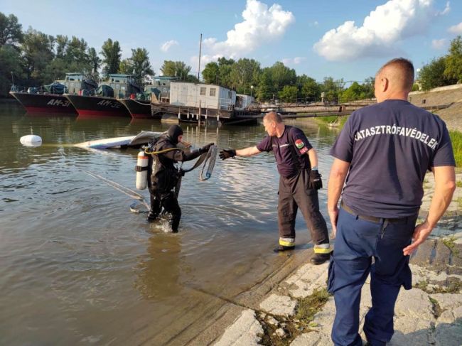 Našli štvrtú obeť sobotňajšej zrážky lodí na Dunaji, traja sú ešte nezvestní
