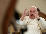 Pápež sa ospravedlnil za slovo, ktorého použitie sa mohlo dotknúť homosexuálov