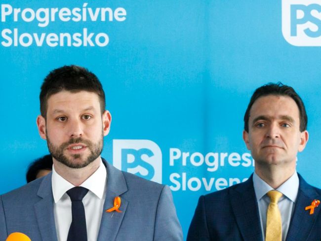 PS: Smer-SD zneužíva atentát na premiéra na mobilizáciu voličov