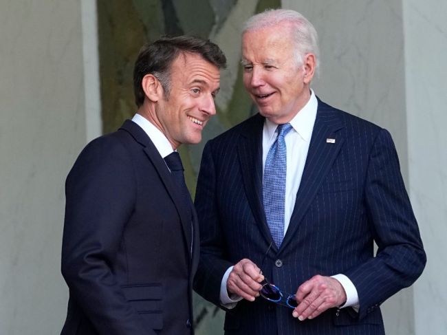 Biden sa s Macron dohodol na využití ziskov zo zmrazených ruských aktív