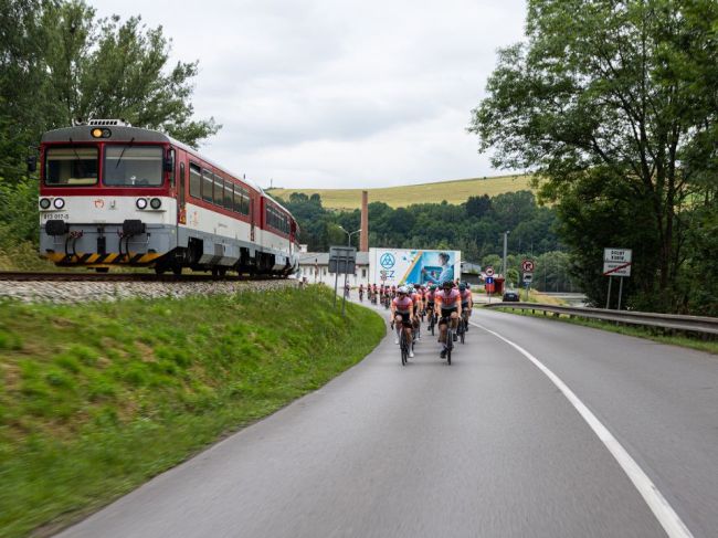 Na Orave si zmerajú sily s vlakom štyri pelotóny cyklistov