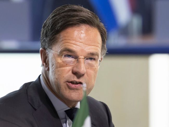 Maďarsko už nenamieta proti kandidatúre Rutteho na post šéfa NATO