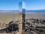 V púšti neďaleko Las Vegas sa objavil ďalší záhadný kovový monolit