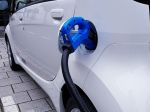 Čína a EÚ sa dohodli na začatí rozhovorov o zavedení ciel na elektromobily