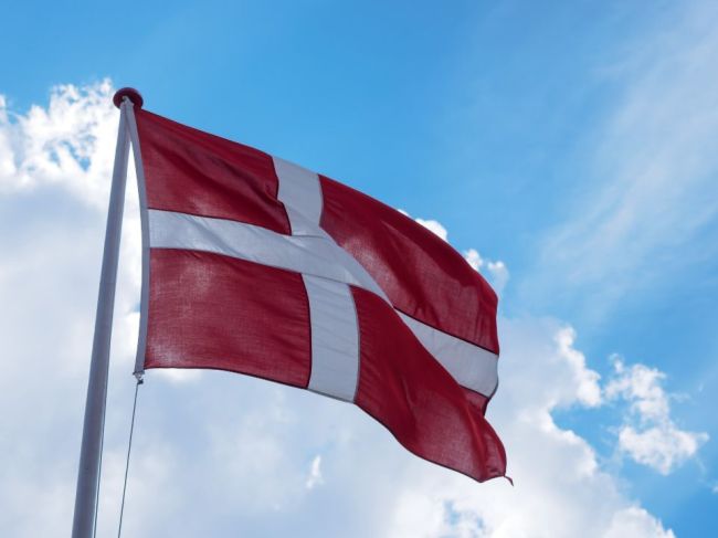 Dánsko zakáže vyvesovanie zástav cudzích štátov na svojom území