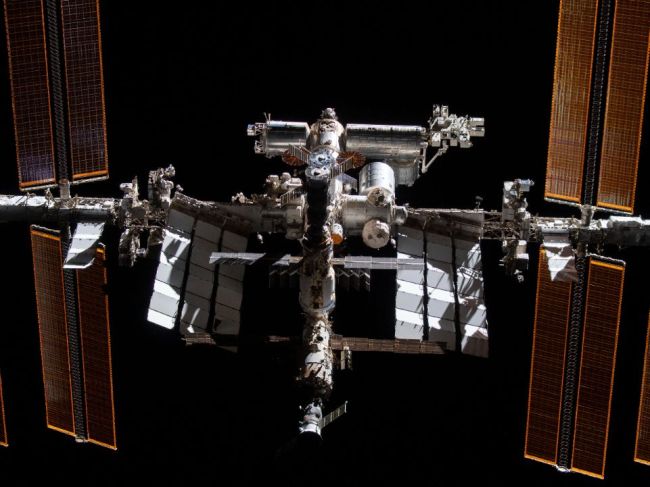 SpaceX dostala od NASA 843 miliónov dolárov na pomoc pri likvidácii ISS