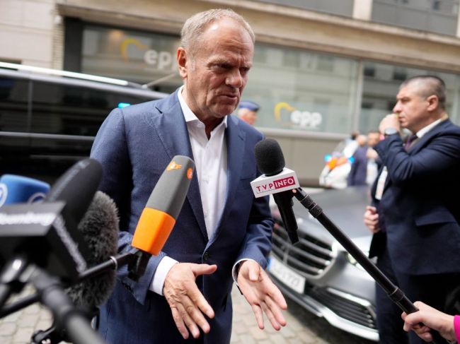 Tusk varoval pred vzostupom krajnej pravice vo Francúzsku i Európe