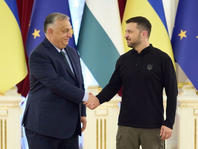 Orbán v Kyjeve vyzval na "rýchle prímerie", chce aj vrúcnejšie vzťahy s Ukrajinou