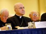Vatikán uznal arcibiskupa Vigana vinným zo schizmy a exkomunikoval ho
