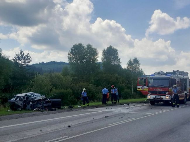 Pri dopravnej nehode na Kysuciach zomrel 52-ročný vodič