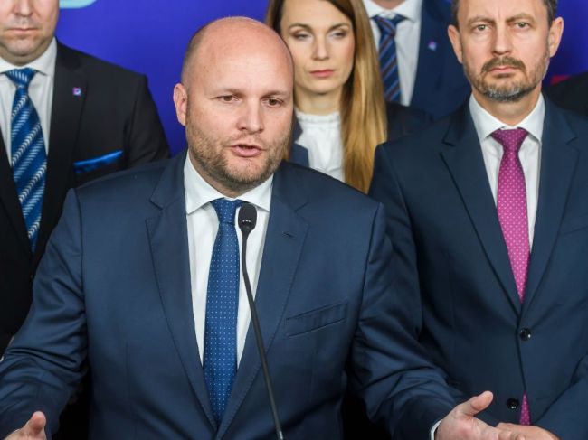 Demokrati: Vyzývame vládu, aby predstavila plán, ako zníži ceny potravín