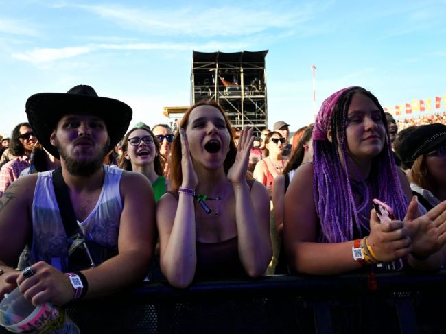 Začína sa festival Pohoda, vo štvrtok vystúpi Para aj James Blake