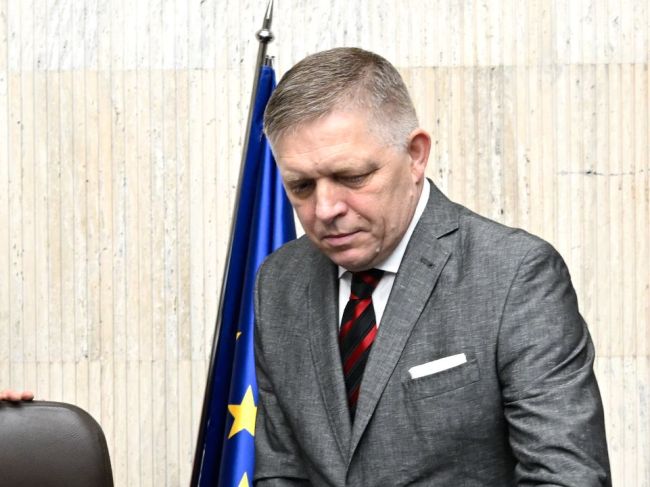 Europoslanci Smeru nebudú v EP pravdepodobne v žiadnej frakcii, naznačil Fico