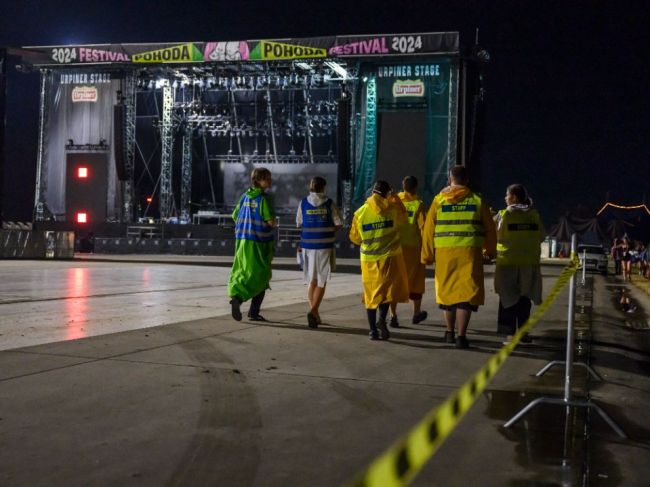 Festival Pohoda po intenzívnej búrke a páde stanu predčasne ukončili