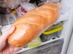 Toto je dôvod, prečo nesmiete dávať chlieb do chladničky