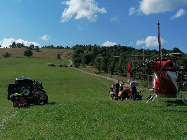 Dvaja mladí motorkári utrpeli vážne zranenia, jeden bol v bezvedomí