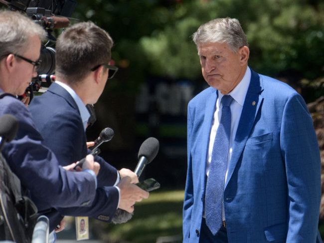 CNN: Senátor Joe Manchin zvažuje kandidatúru na prezidenta USA