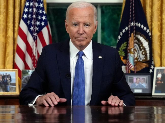 Biden vyhlásil, že sa vzdal kandidatúry v záujme ochrany demokracie 