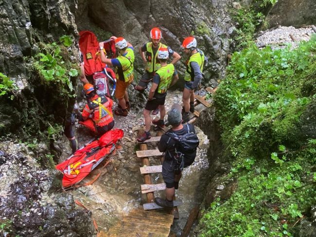 HZS pomáhala zranenému turistovi v rokline Veľký Sokol v Slovenskom raji