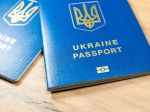 ČR: Ukrajinci protestovali pred svojím veľvyslanectvom, dožadujú sa pasov
