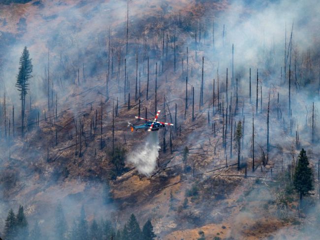 Lesný požiar v Kalifornii horí na ploche väčšej ako rozloha Los Angeles