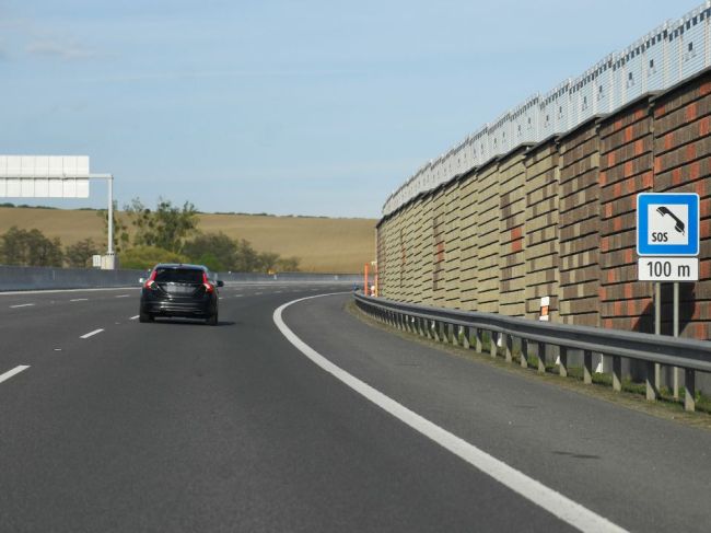 Polícia upozorňuje na obmedzenia na R2