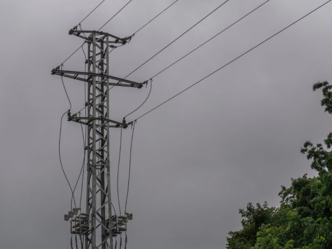 Rozsiahlejšie odstávky elektriny sa dotknú troch krajov