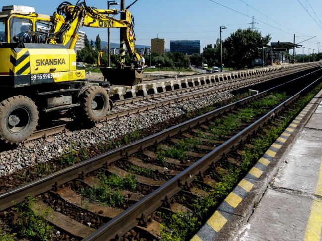 ŽSR už v horúčavách zaznamenali vybočenie koľaje, realizujú zvýšené kontroly