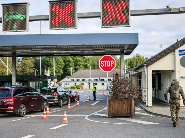 Na leteckej základni NATO na západe Nemecka je v platnosti pohotovosť