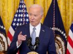 Biden telefonoval so Zelenským, prisľúbil novú vojenskú pomoc Ukrajine