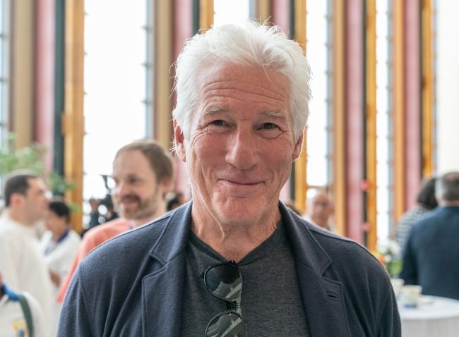 Kultový americký herec a aktivista za ľudské práva Richard Gere oslavuje 75. narodeniny