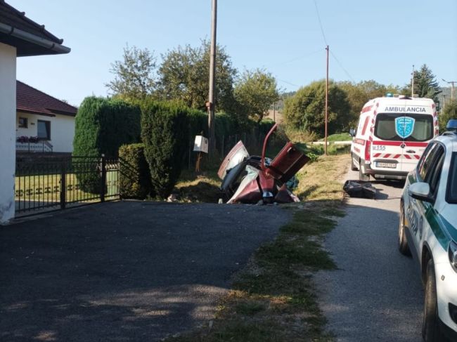 Pri dopravnej nehode vyhasol život vodiča, spolujazdec je vo vážnom stave