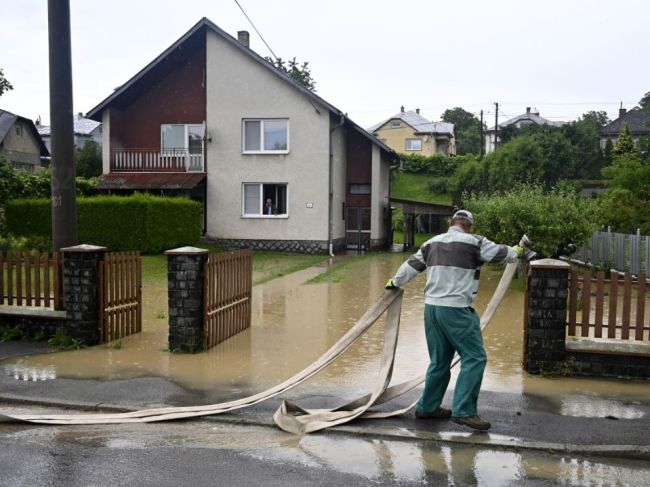 So zrážkami bude v prípade potreby pomáhať aj armáda