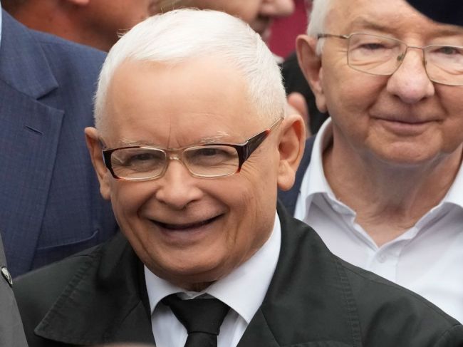 Kaczynski obvinil Tuskovu vládu, že koná v rozpore so záujmami krajiny