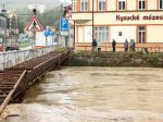 Veľká voda v Čadci napáchala značné škody na majetku, hladina Kysuce už klesá