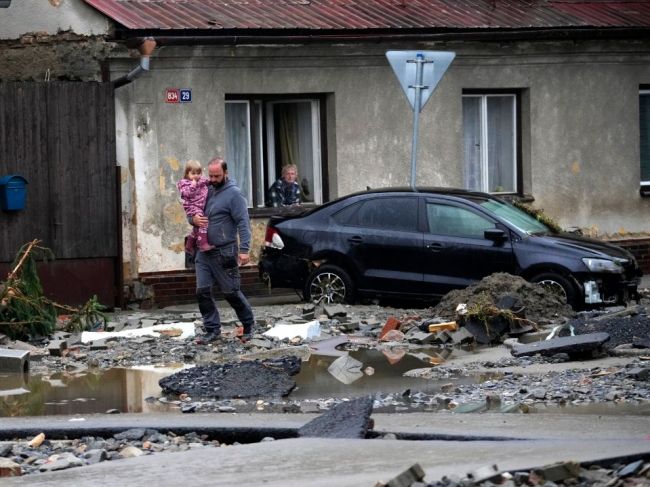 Evakuované oblasti v Česku sa pokúsili vyrabovať 