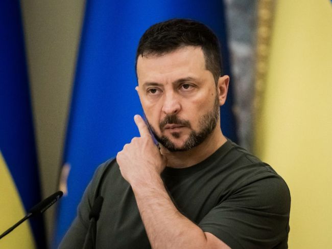 Zelenskyj: USA ani Británia nepovolili používanie ich zbraní pri útokoch v Rusku