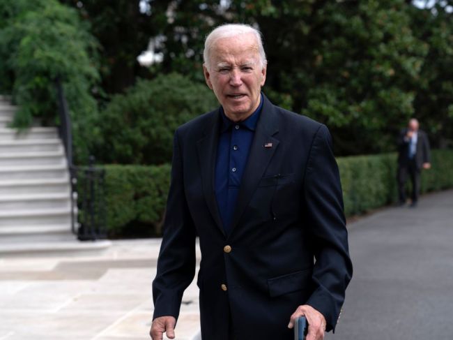 Biden navrhuje zákaz čínskych vozidiel so softvérom na cestách v USA