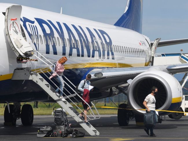 Šéf Ryanairu vyzval na zrušenie dane z leteniek v Rakúsku