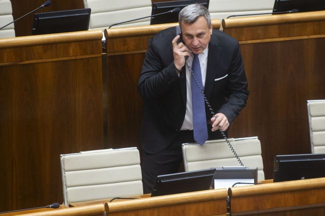 Danko ustúpil, súhlasil so zaradením minimálnej mzdy na rokovanie parlamentu