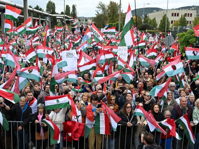 V Budapešti protestovali za nezávislosť médií tisíce ľudí