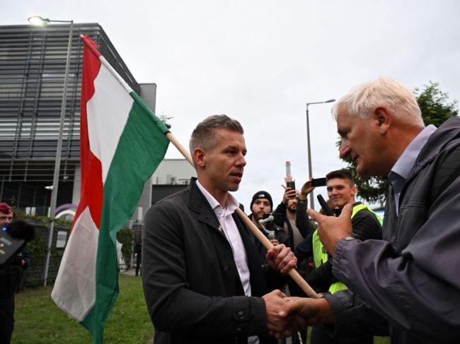 Maďarský poslanec za Fidesz informoval EP o žiadosti zbaviť Magyara imunity 