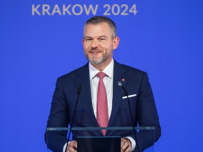 Pellegrini diskutoval v Krakove s 10 prezidentmi o rozširovaní EÚ aj Ukrajine