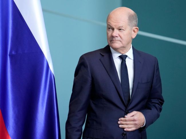 Scholz zopakoval pripravenosť rokovať s Putinom o mieri na Ukrajine