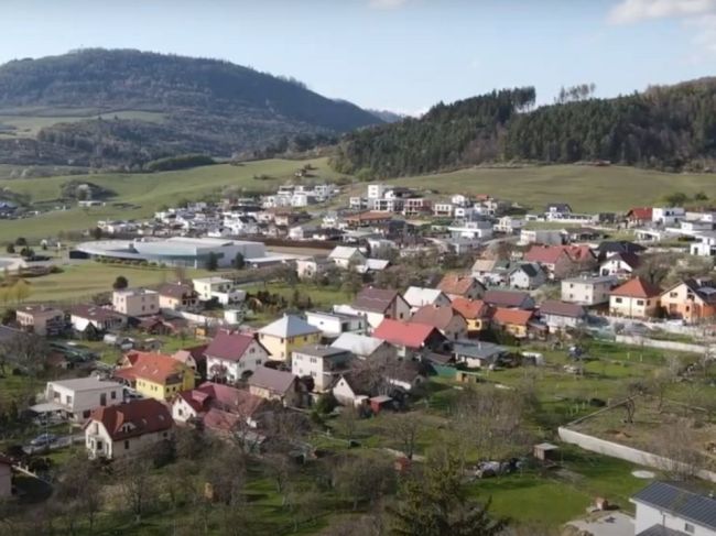 Táto slovenská obec má najlepšie podmienky na život, tvrdí NKÚ