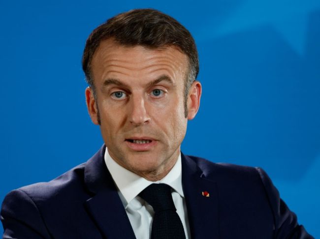 Macron kritizoval médiá i ministrov za rozruch okolo jeho vyhlásení o Izraeli